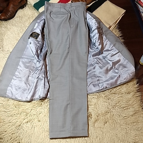 Tom James Bespoke Fila A Mano, Instant Credibility - Picture 4 of 8